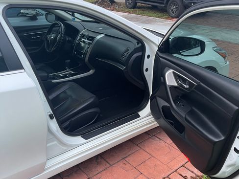 Used 2014 Nissan Altima 2.5 SL w/ Technology Package FWD image 19