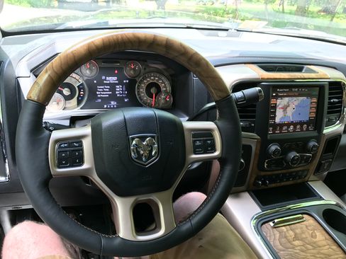 Used 2017 RAM 3500 Laramie Longhorn AWD/4WD image 11