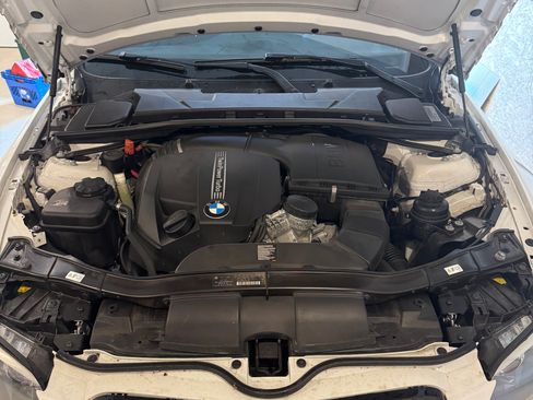 Used 2012 BMW 335i xDrive Coupe AWD/4WD image 2