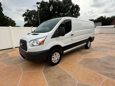 Used 2015 Ford Transit 250 130 Low Roof RWD image 1