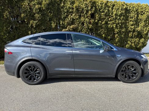 Used 2016 Tesla Model X 90D image 5
