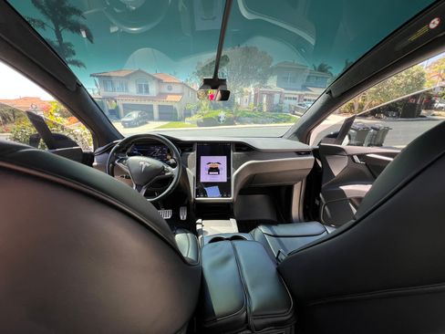 Used 2020 Tesla Model X Performance AWD/4WD image 17