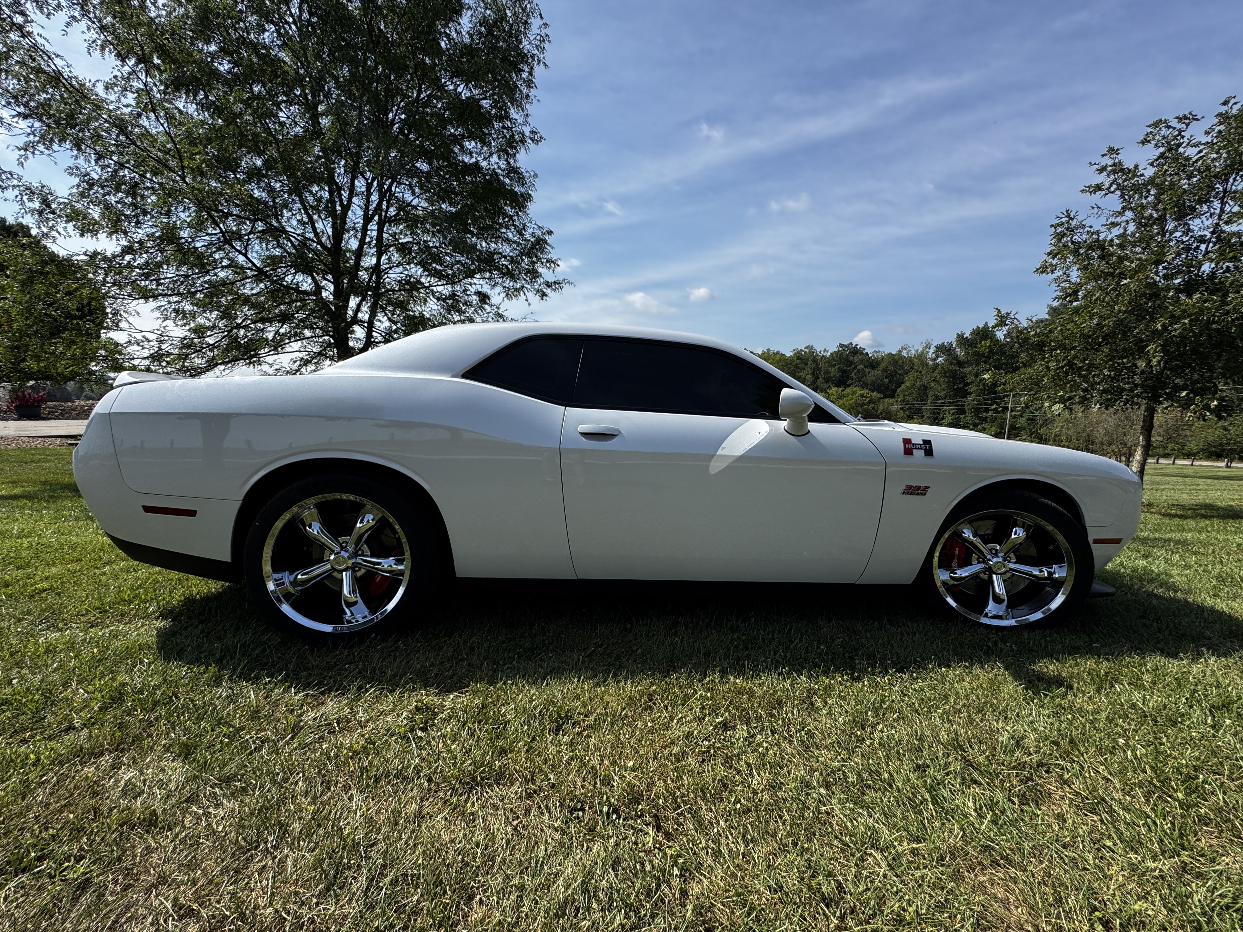 Used 2015 Dodge Challenger SRT RWD image 4