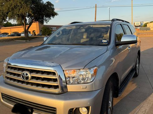 Used 2016 Toyota Sequoia Limited w/ Safety & Convenience Package RWD image 6