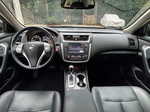 Used 2016 Nissan Altima 2.5 SL w/ 2.5 Technology w/LED Package FWD image 10