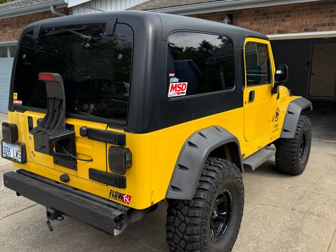 Used 2004 Jeep Wrangler 4WD image 9