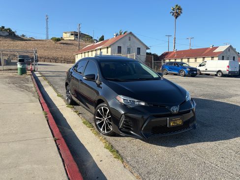Used 2019 Toyota Corolla SE w/ SE Premium Package FWD image 2
