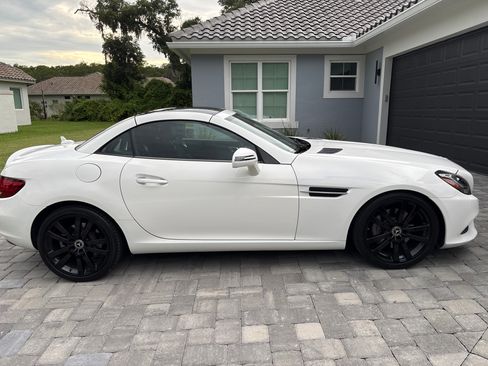 Used 2020 Mercedes-Benz SLC 300 image 6