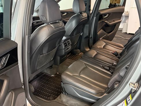 Used 2017 Audi Q7 3.0T Premium Plus w/ Premium Plus Package AWD/4WD image 18