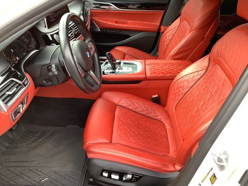 Used 2020 BMW 750i xDrive w/ Autobahn Package image 14