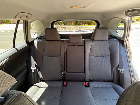 Used 2021 Toyota RAV4 XLE AWD/4WD image 19