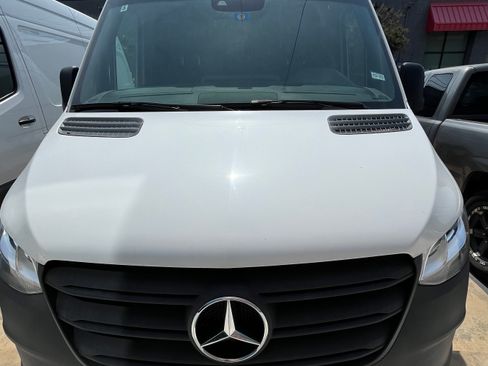 Used 2023 Mercedes-Benz Sprinter 1500 image 1