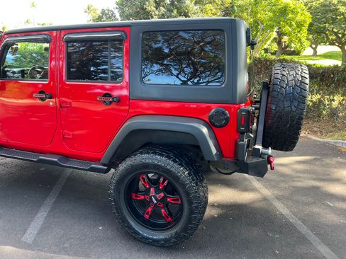 Used 2017 Jeep Wrangler Unlimited Sport w/ Max Tow Package image 14