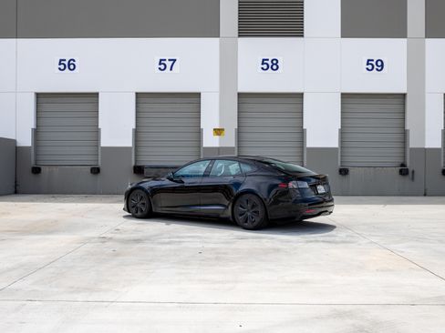 Used 2024 Tesla Model S Plaid AWD/4WD image 4