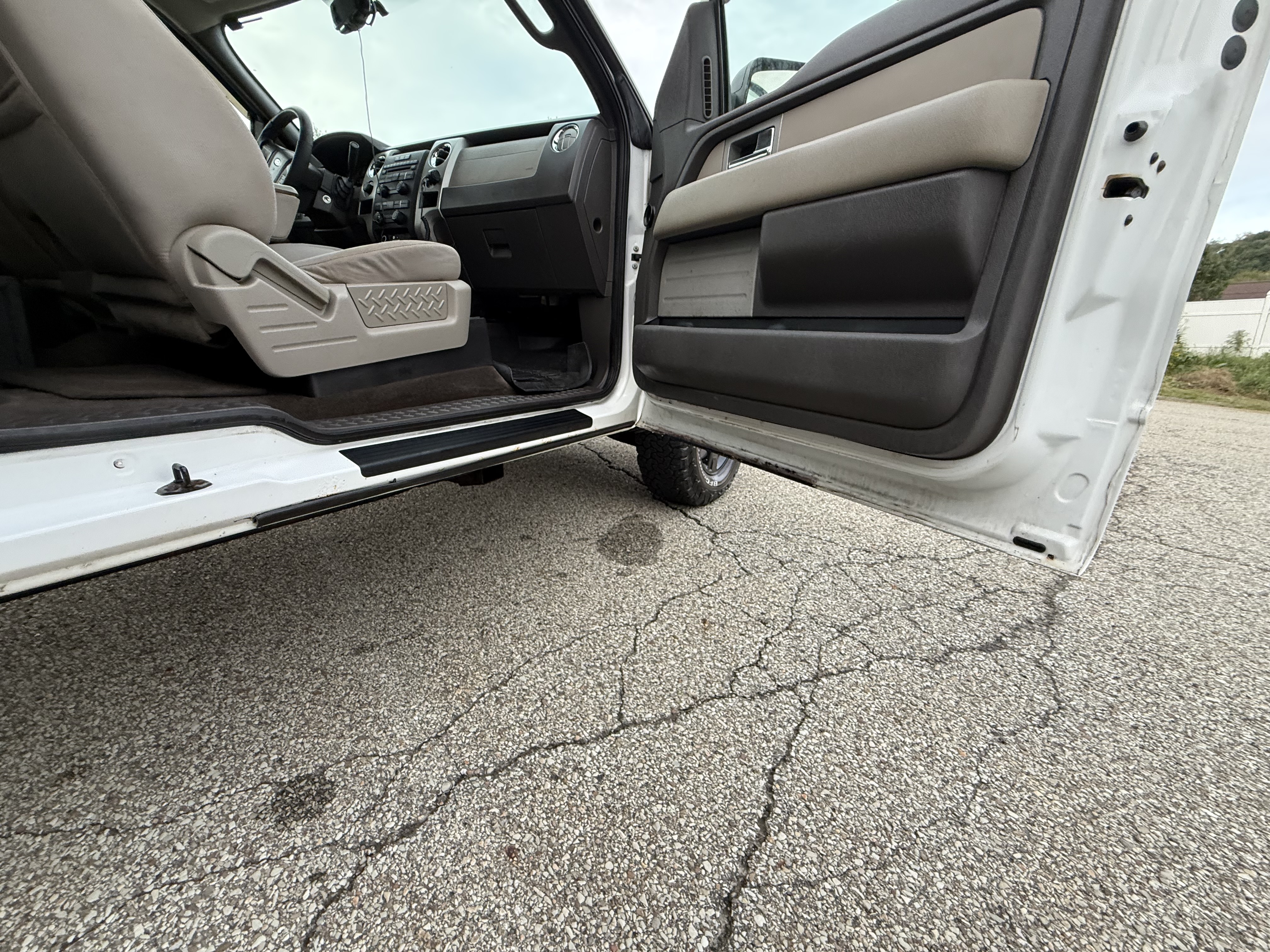 Used 2010 Ford F150 XLT AWD/4WD image 10