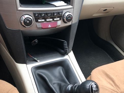 Used 2011 Subaru Outback 2.5i AWD/4WD image 30