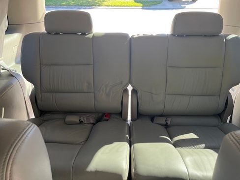 Used 2006 Toyota Sequoia SR5 image 21