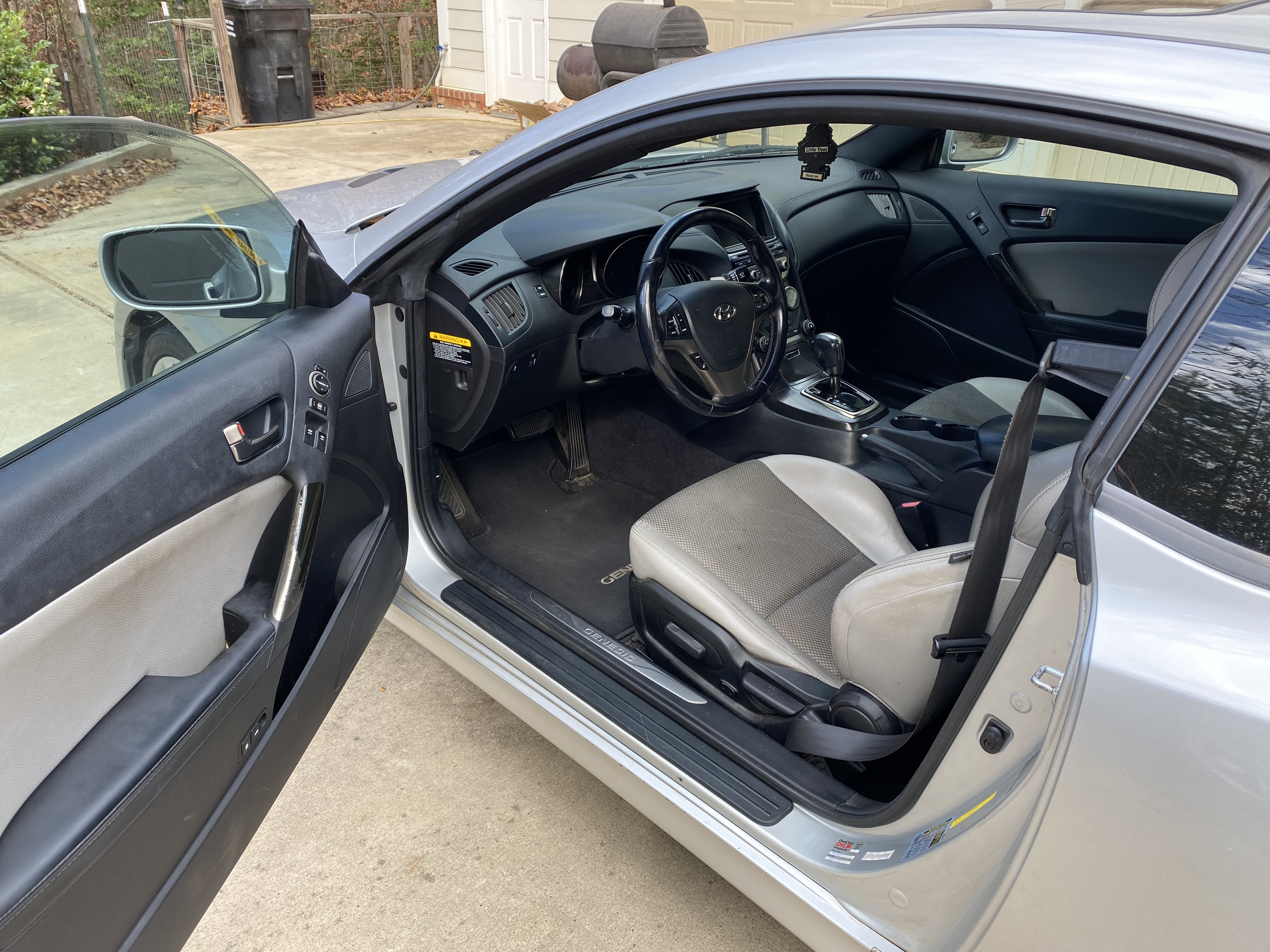 Used 2013 Hyundai Genesis 2.0T RWD image 6