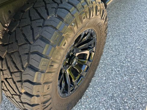 Used 2016 Jeep Wrangler Unlimited Sahara w/ Connectivity Group AWD/4WD image 13