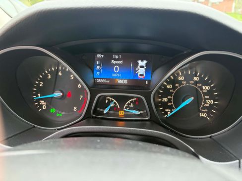Used 2018 Ford Focus SEL w/ Cold Weather Package FWD image 6