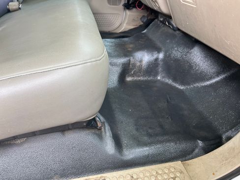 Used 2006 Ford F250 XL RWD image 14