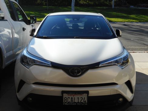 Used 2018 Toyota C-HR XLE image 9