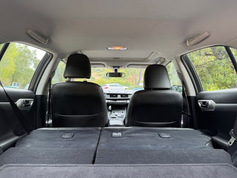Used 2012 Lexus CT 200h Premium FWD image 11