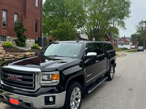 Used 2015 GMC Sierra 1500 SLT w/ SLT Crew Cab Value Package image 1