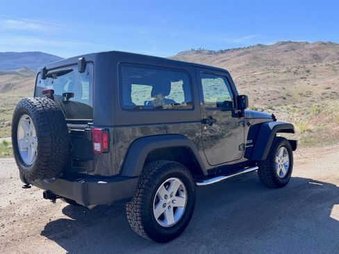 Used 2018 Jeep Wrangler Sport image 4