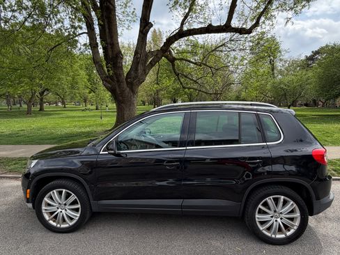 Used 2010 Volkswagen Tiguan SEL image 4