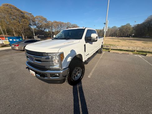 Used 2019 Ford F250 Lariat w/ Lariat Value Package image 11
