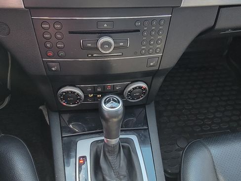 Used 2010 Mercedes-Benz GLK 350 4MATIC image 13