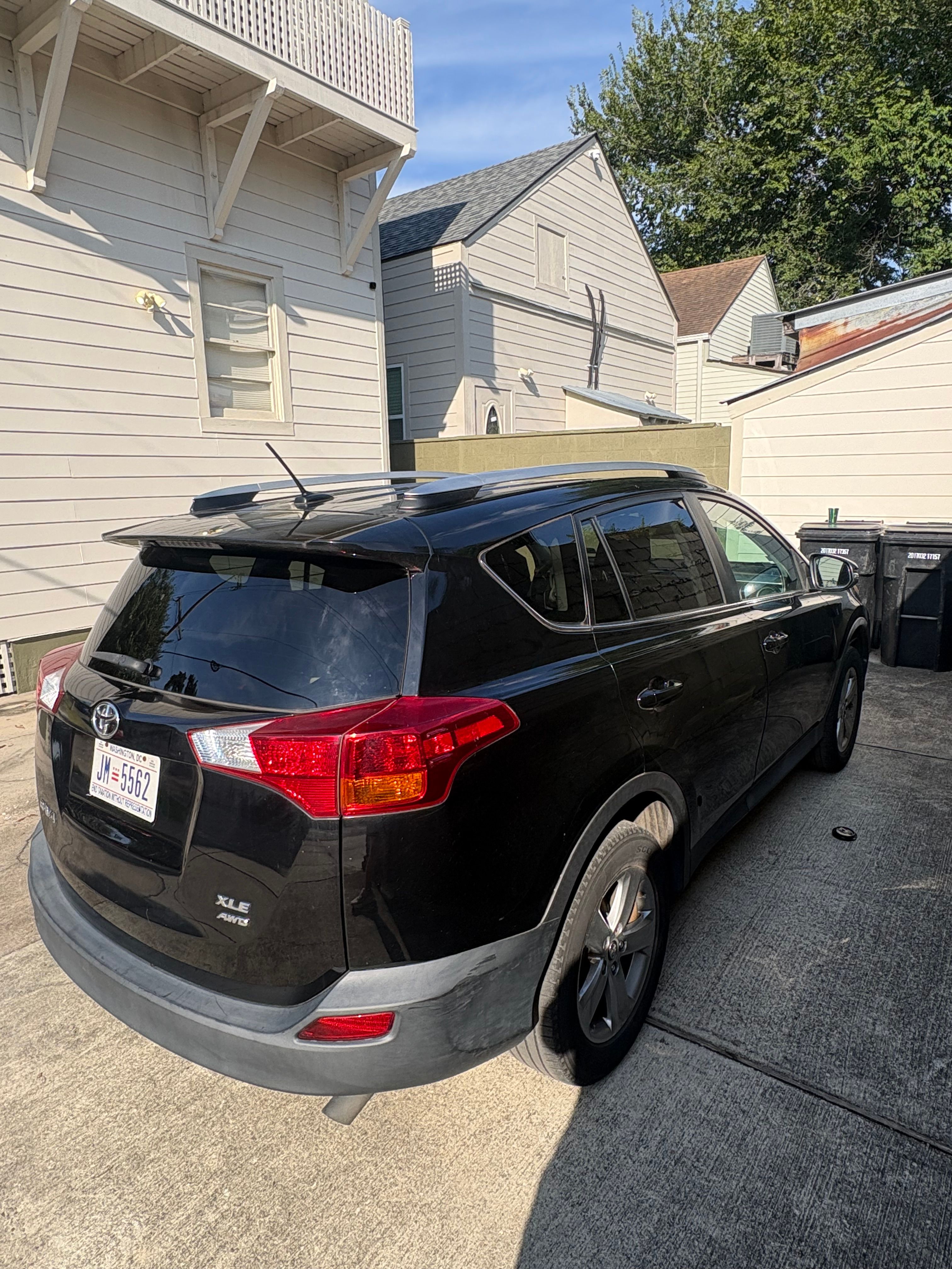 Used 2015 Toyota RAV4 XLE AWD/4WD image 6