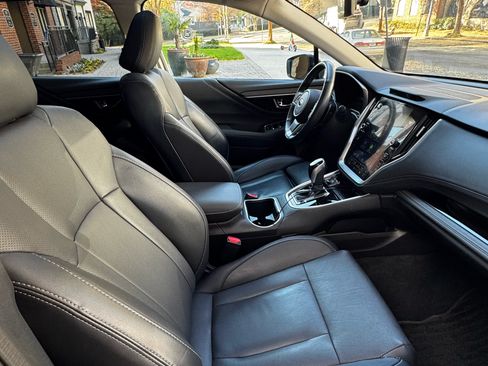 Used 2023 Subaru Outback Limited image 5
