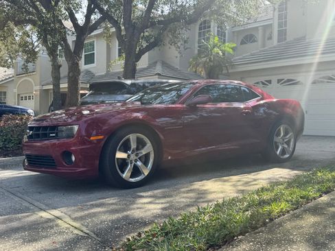 Used 2010 Chevrolet Camaro SS w/ RS Package image 2