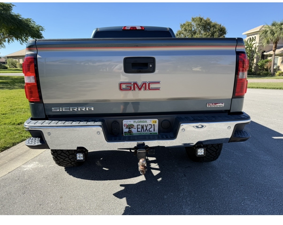 Used 2014 GMC Sierra 1500 SLT w/ All-Terrain Package AWD/4WD image 2