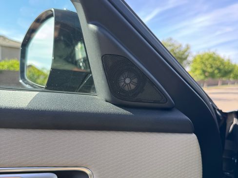 Used 2022 Land Rover Range Rover Velar R-Dynamic S image 17