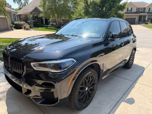 Used 2022 BMW X5 M50i w/ Executive Package AWD/4WD image 4