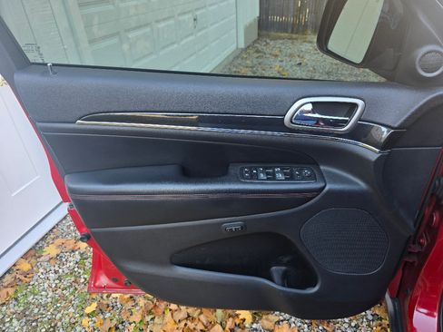 Used 2017 Jeep Grand Cherokee Trailhawk w/ Trailhawk Luxury Group image 26