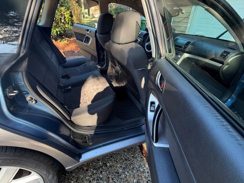 Used 2008 Subaru Outback 2.5i L.L. Bean AWD/4WD image 10