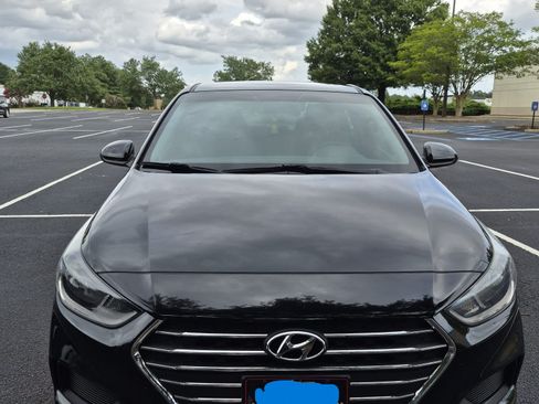 Used 2022 Hyundai Accent SE FWD image 1