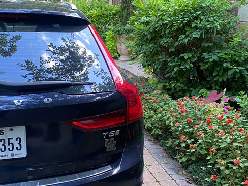 Used 2019 Volvo V90 T5 Inscription w/ Protection Package Premier image 2