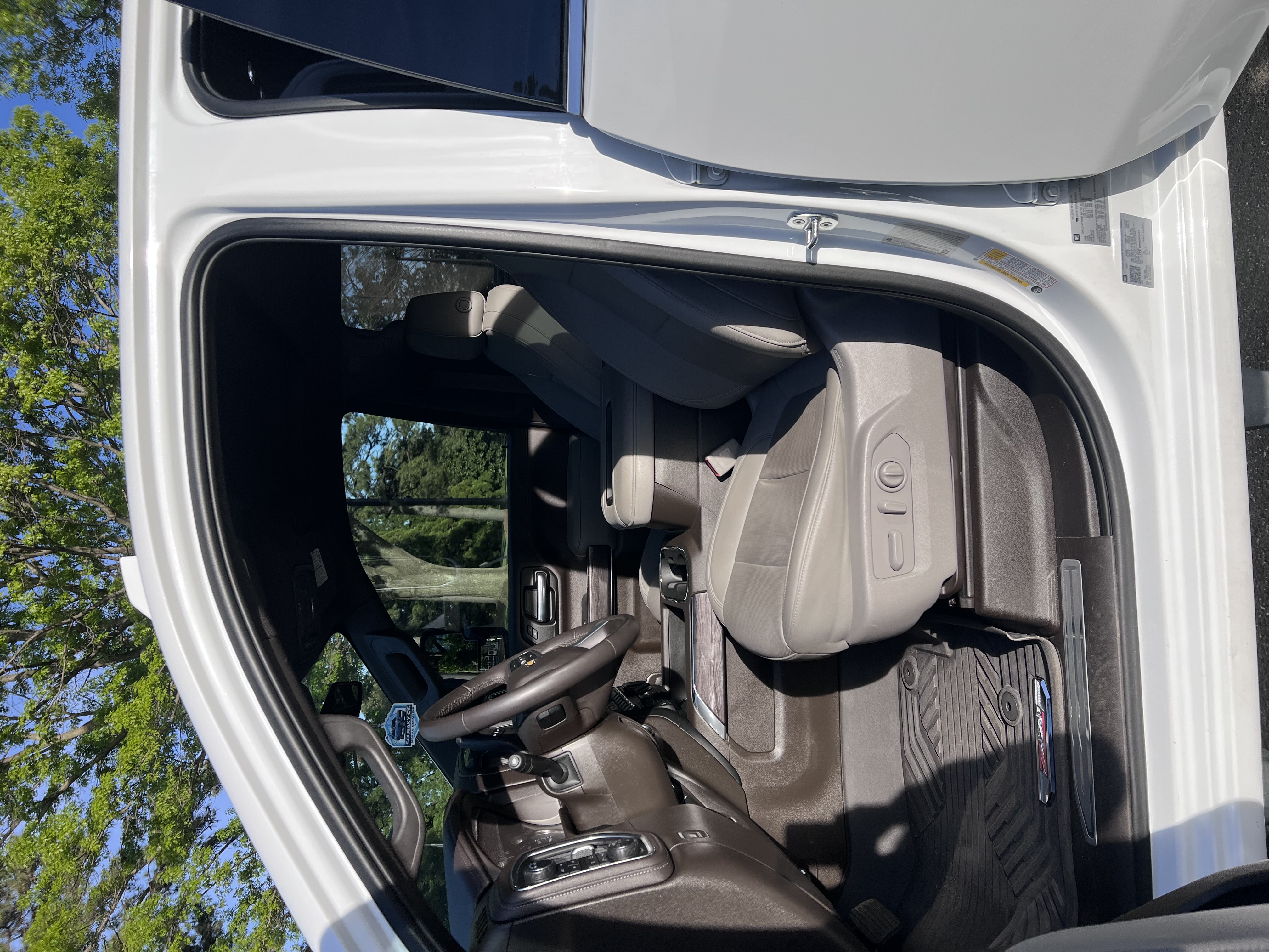Used 2022 Chevrolet Silverado 2500 LTZ w/ LTZ Plus Package AWD/4WD image 11