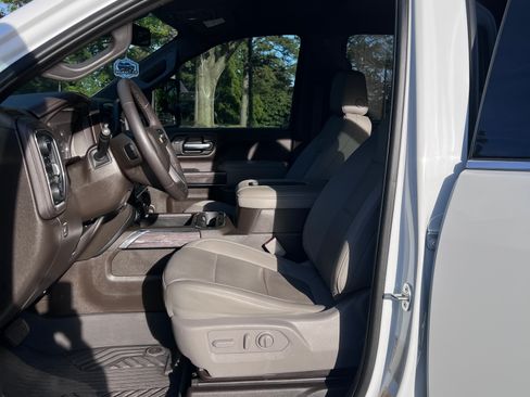 Used 2022 Chevrolet Silverado 2500 LTZ w/ LTZ Plus Package image 11