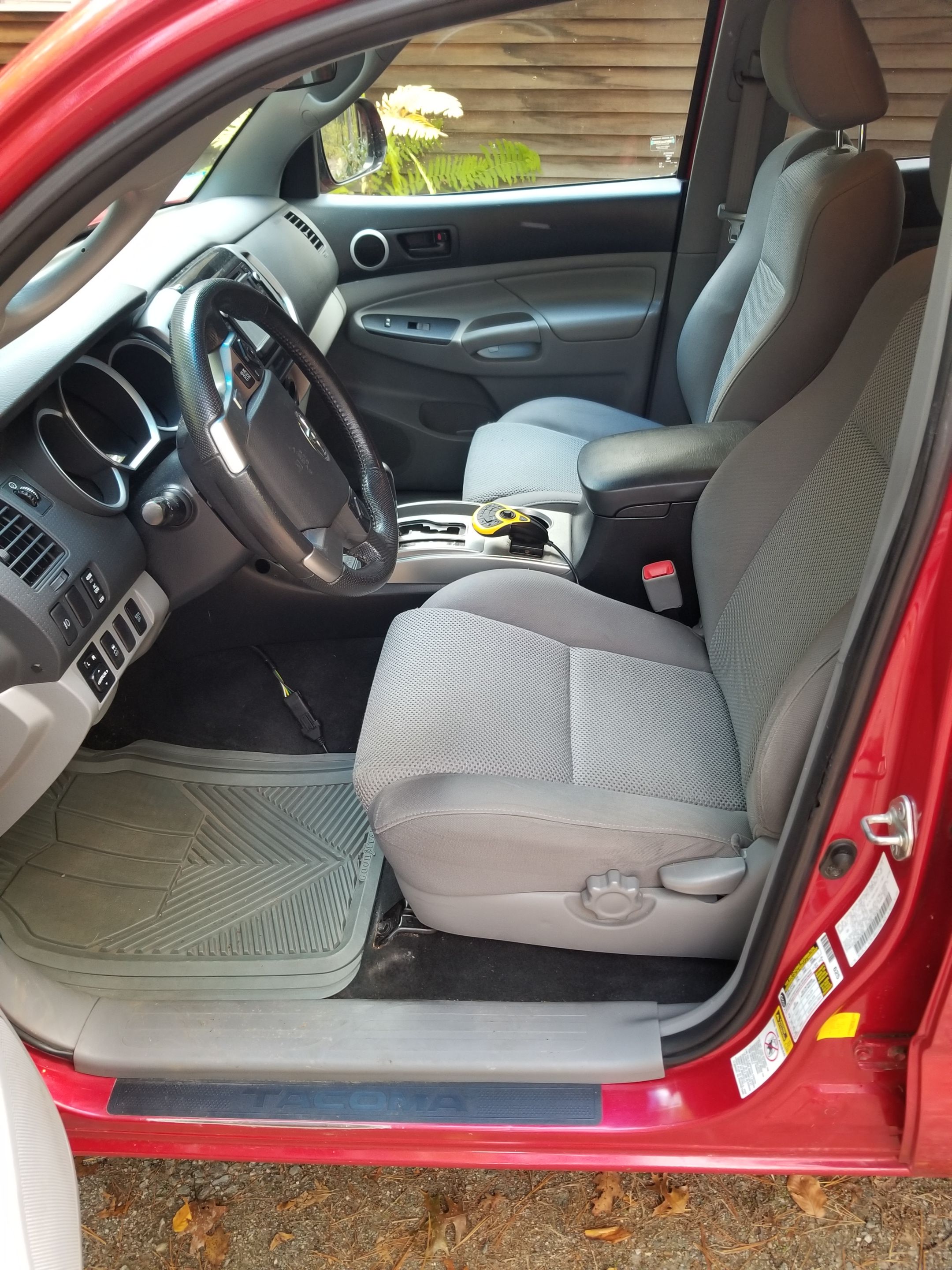 Used 2015 Toyota Tacoma 4x4 Double Cab w/ TRD Sport Package image 4