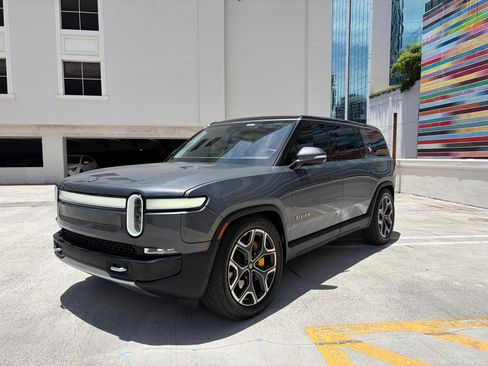 Used 2023 Rivian R1S Launch Edition AWD/4WD image 2