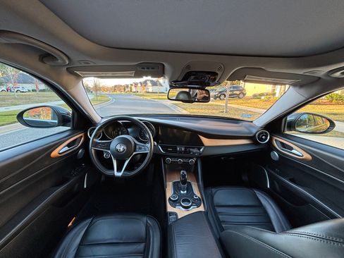 Used 2017 Alfa Romeo Giulia Ti w/ TI Lusso Light Wood Package image 6