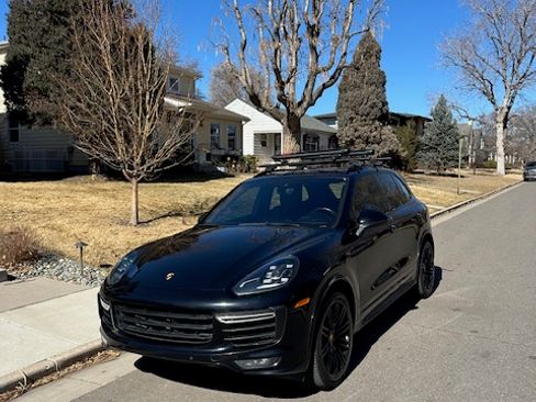 Used 2017 Porsche Cayenne GTS image 2