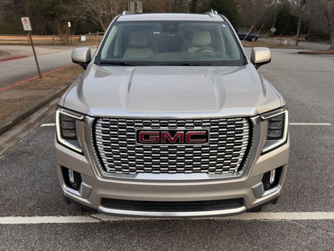 Used 2023 GMC Yukon Denali image 9
