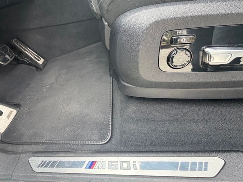 Used 2023 BMW X7 M60i w/ Executive Package image 19